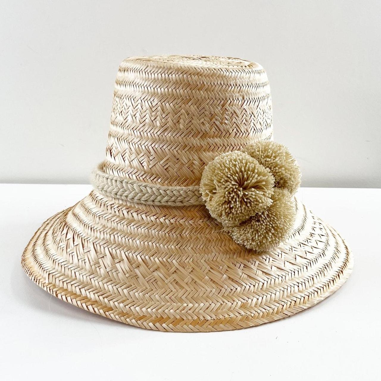 item listed by baystateboutiqueconsignment