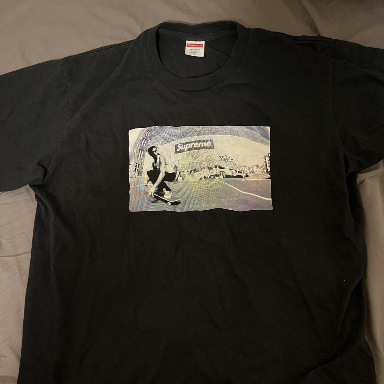 Supreme dylan outlet rieder tee