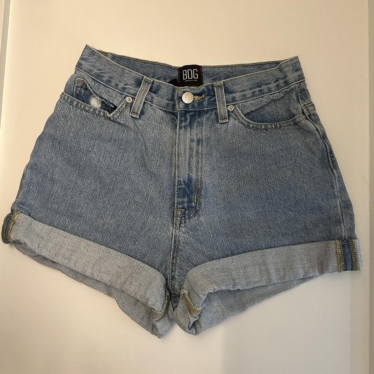 Bdg mom high rise denim shorts hotsell