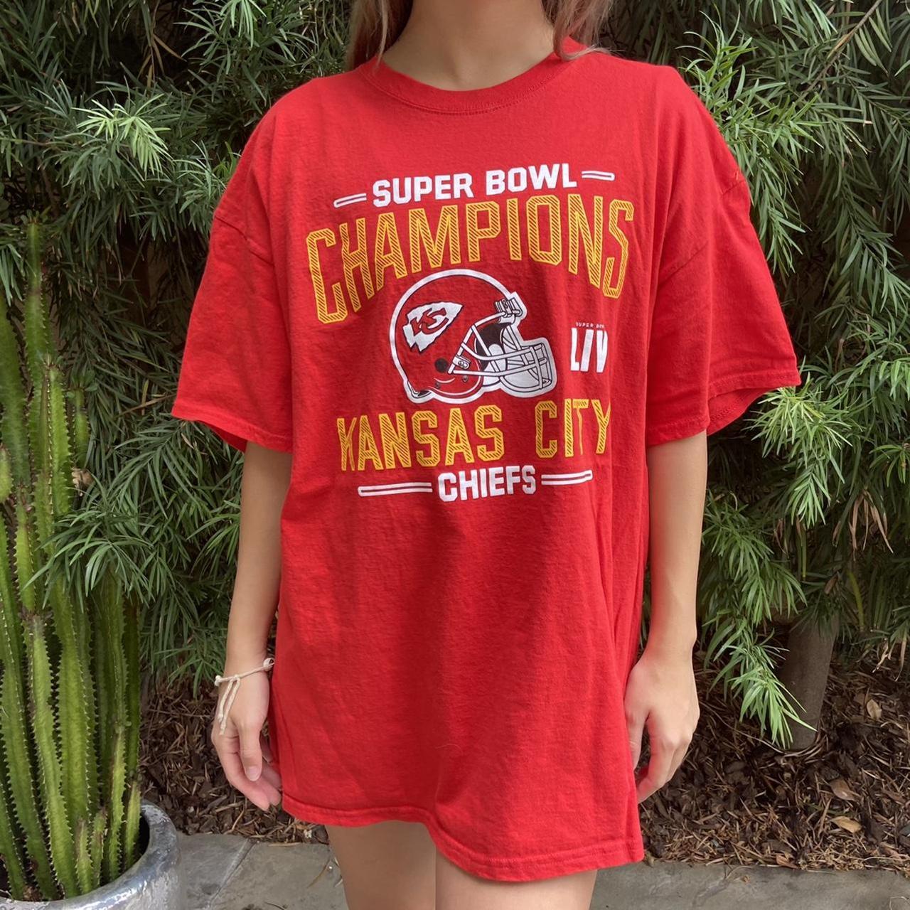 cropped chiefs shirt