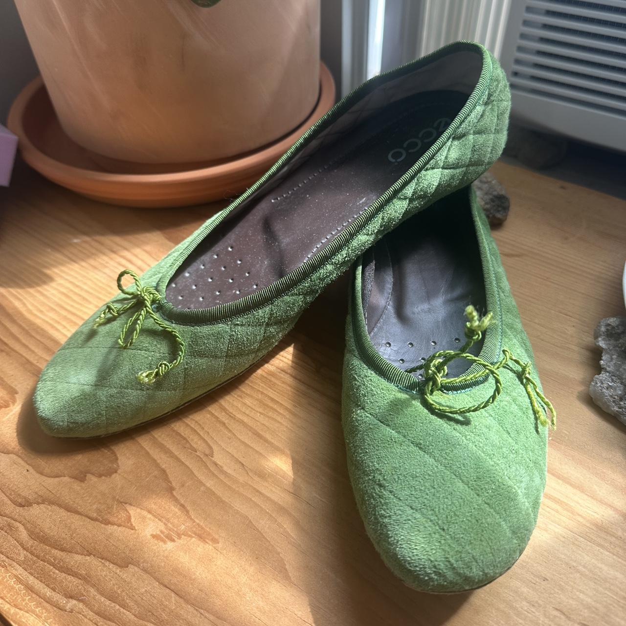 VINTAGE ecco flats with bows on toes originally