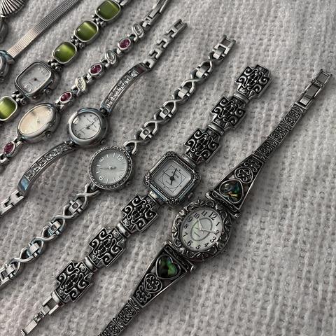 【新品電池】 SEIKO NOIE ノイエ ゴールド レディース 腕時計 ドレス 希少/新品電池】 SEIKO プッシュリューズ レディース 腕時計