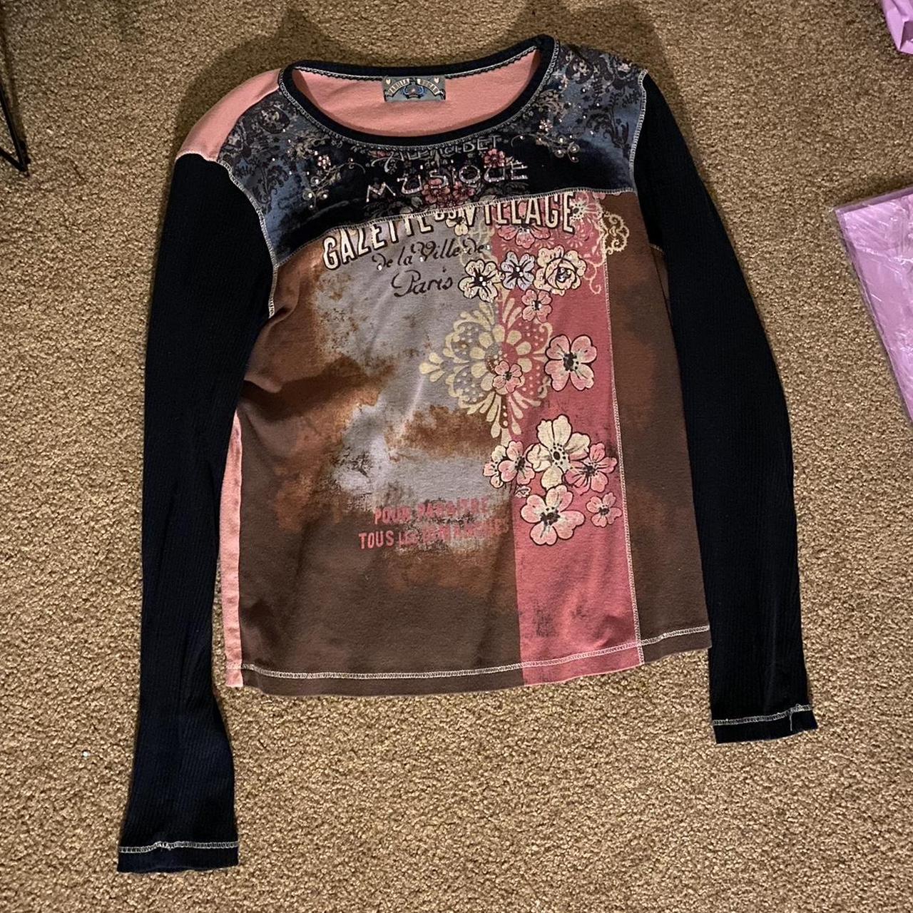 cute vintage y2k patterned long sleeve t shirt!... - Depop