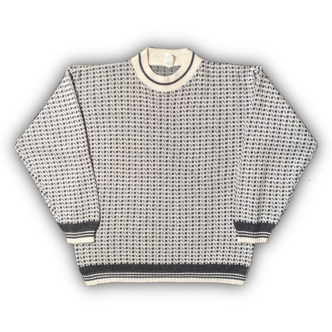 Chic Men's Grey and White Jumper | Depop