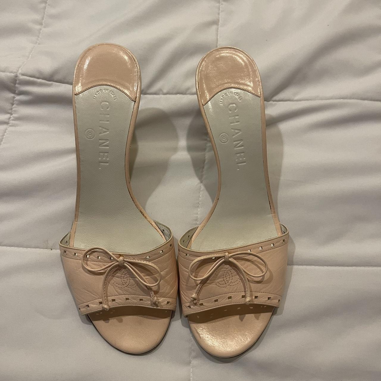 AUTHENTIC VINTAGE CHANEL HEELS (some signs of wear - Depop