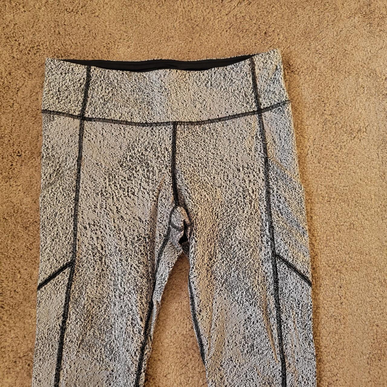 Lululemon leggings size 8 - Depop