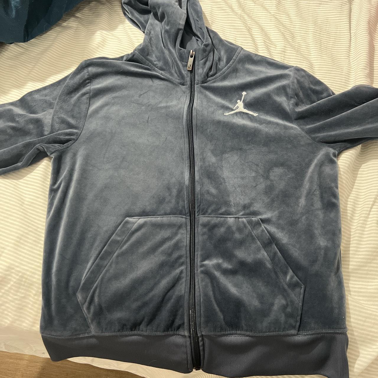 item listed by arianatopalli2