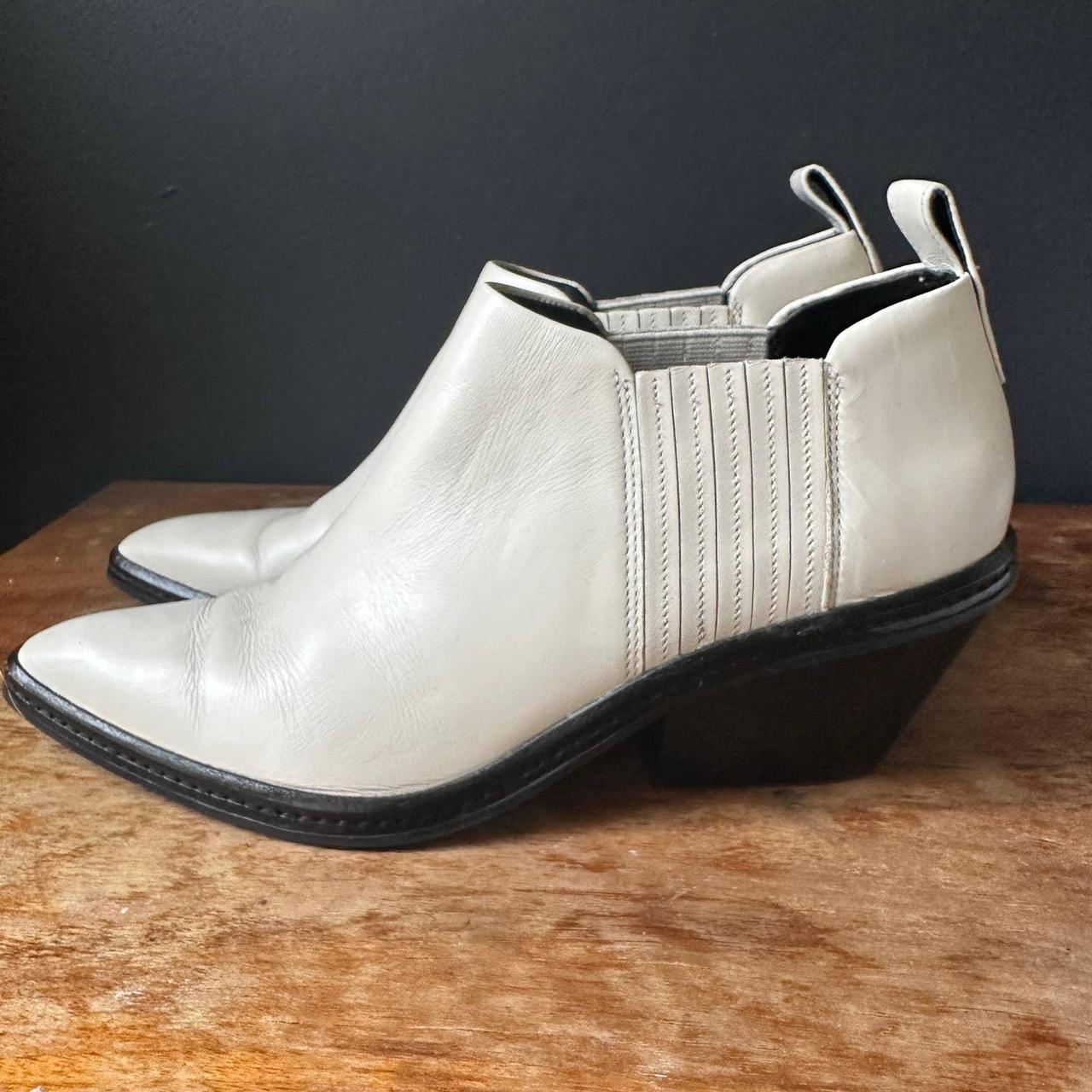 Via spiga white on sale booties