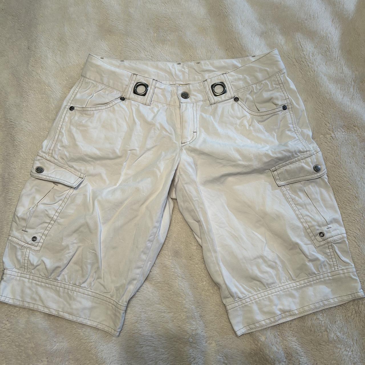 Athleta cargo shorts •cream/ white •size 2 Depop