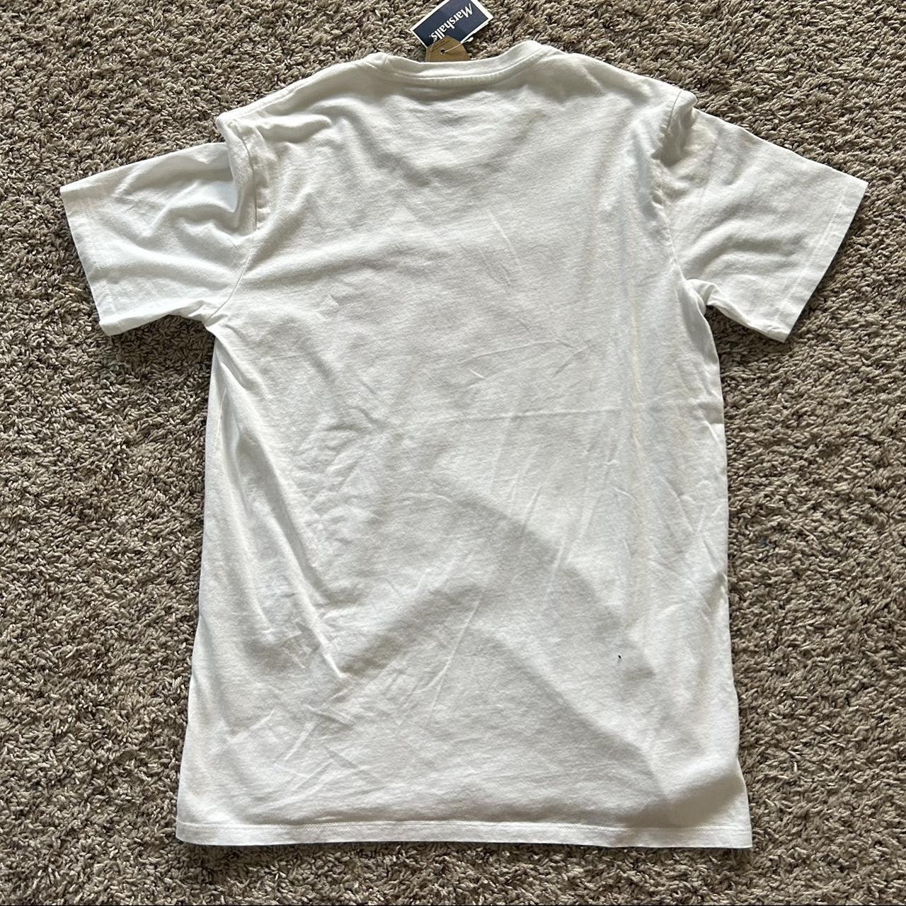 Levi's Men's White and Red T-shirt | Depop