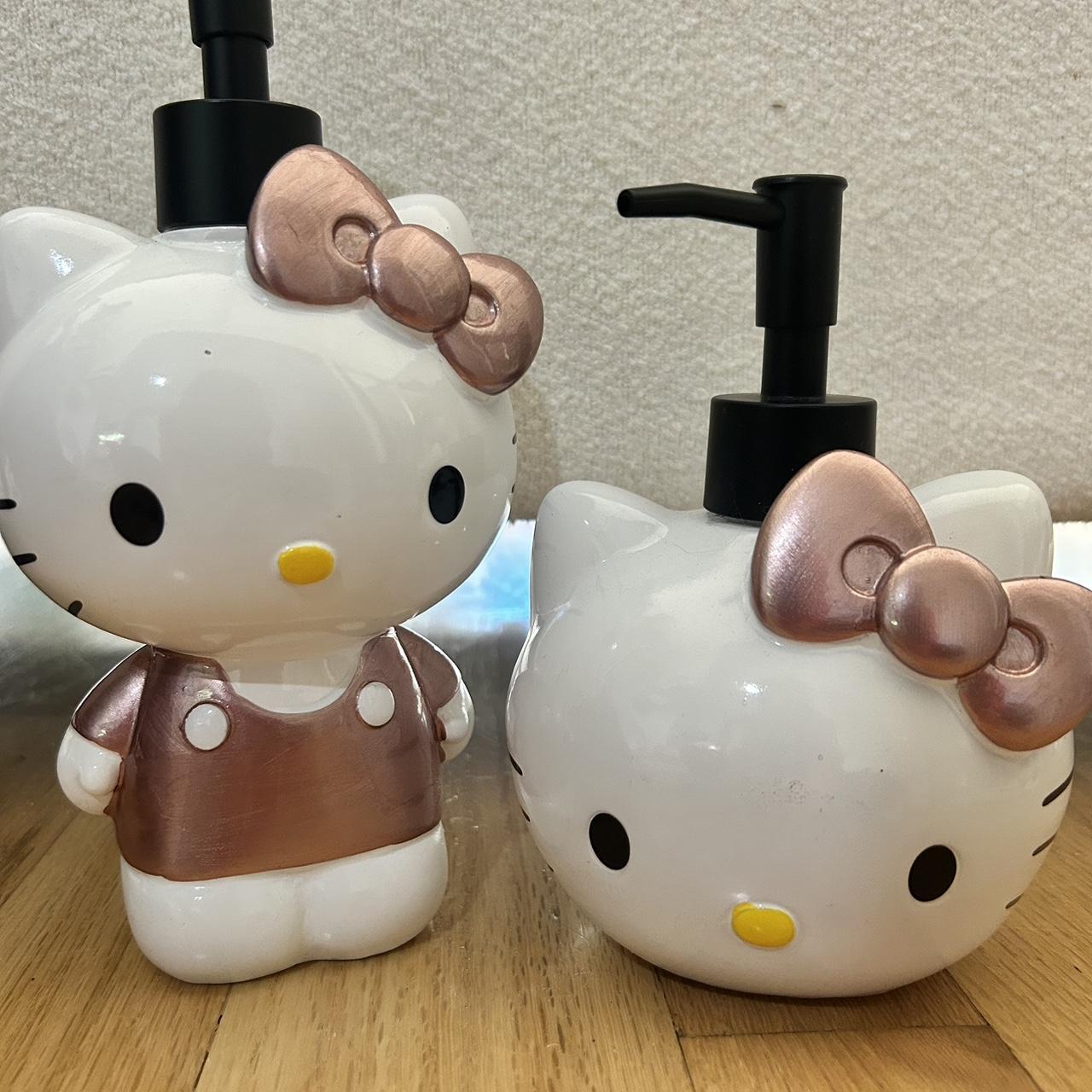 Hello Kitty Soap store Dispenser set