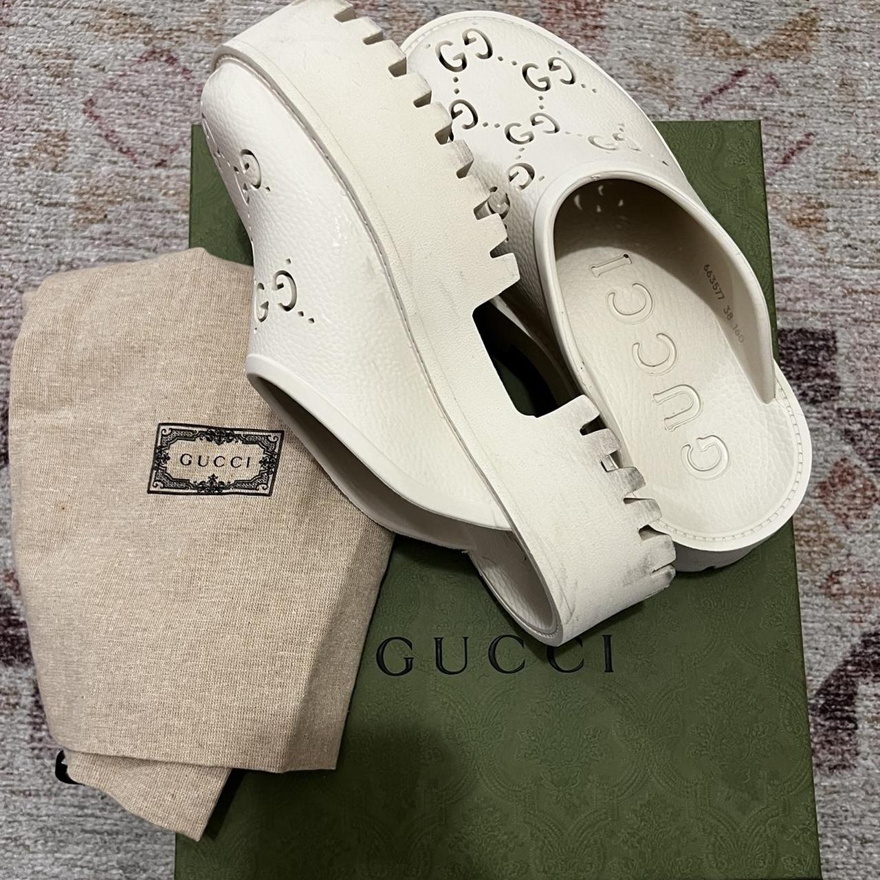 Gucci Women's Cream Clogs | Depop