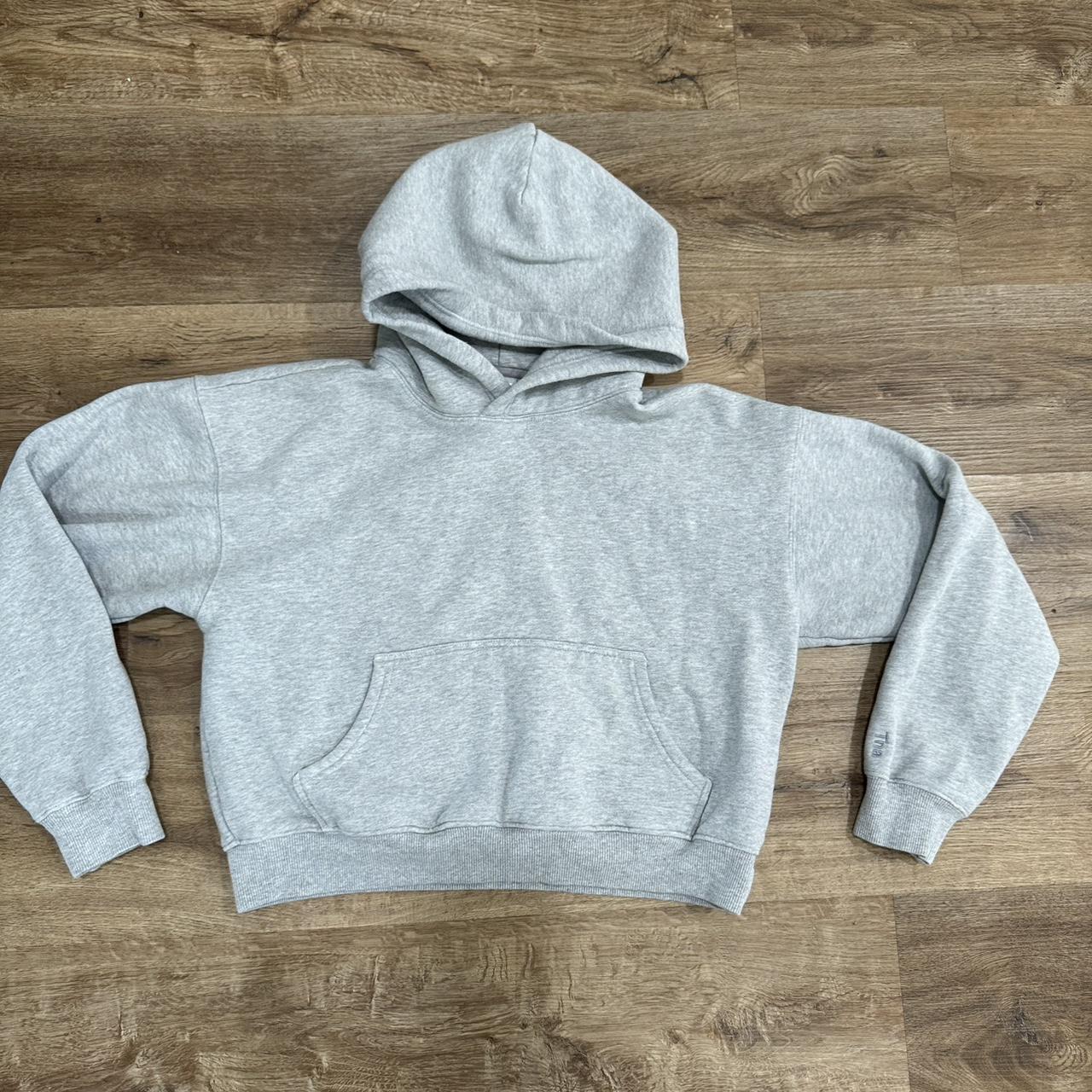 Tna Aritzia hoodie🩶 Grey Heathered boyfriend hoodie... - Depop