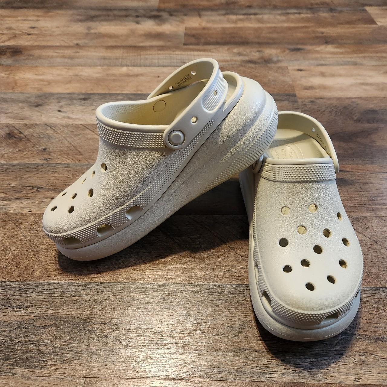 🗣 Crocs Crush Clog Super cute bubbly platform... - Depop