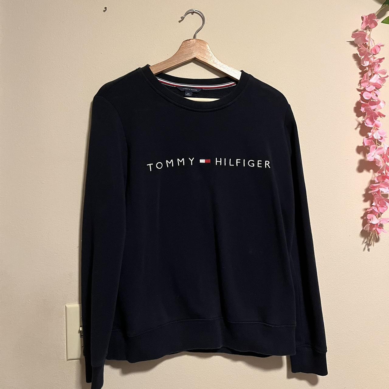 ⋆｡°✩ tommy hilfiger crewneck size: S wears baggy no... - Depop