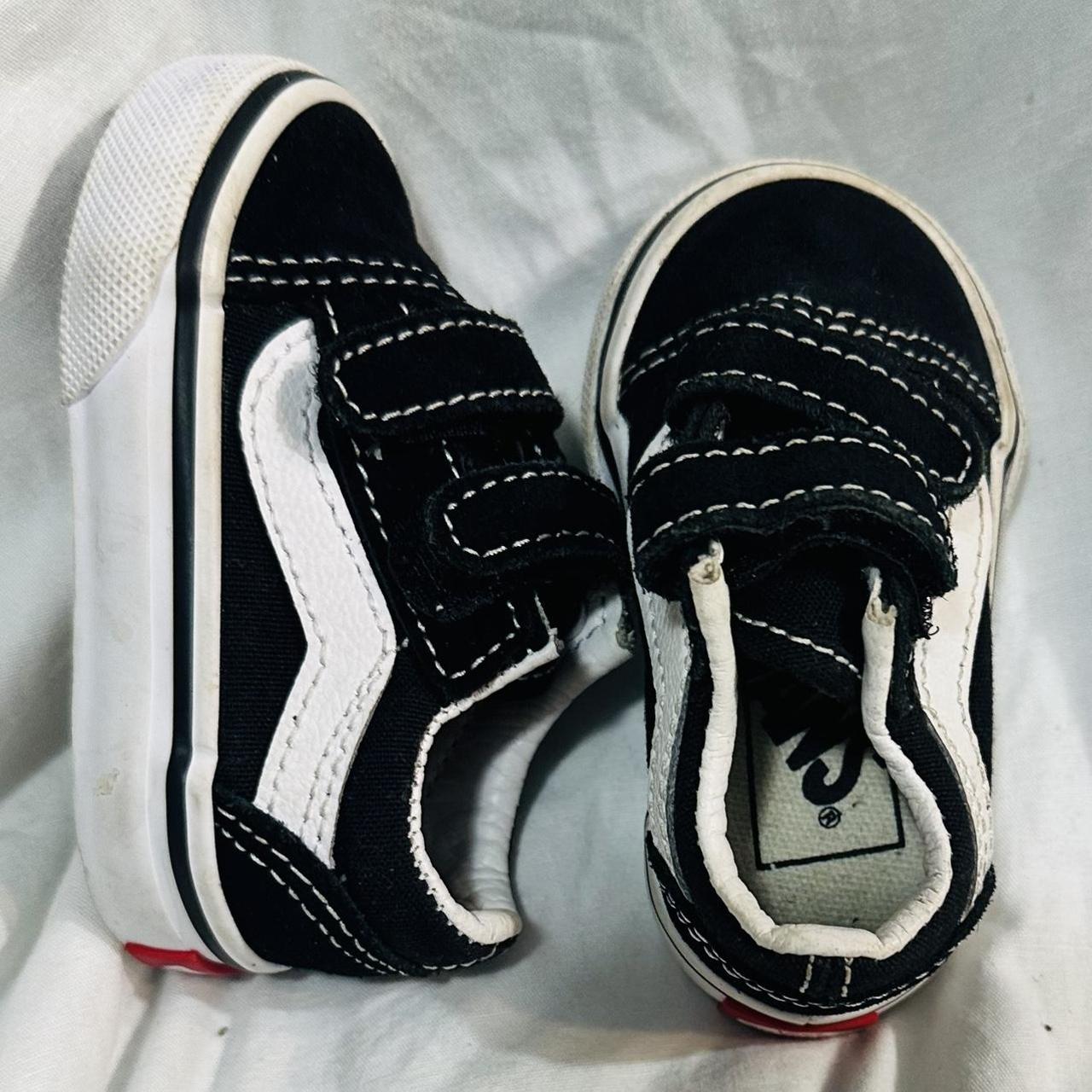 Vans Classic Shoes Toddler SIze 2 Black White Slip