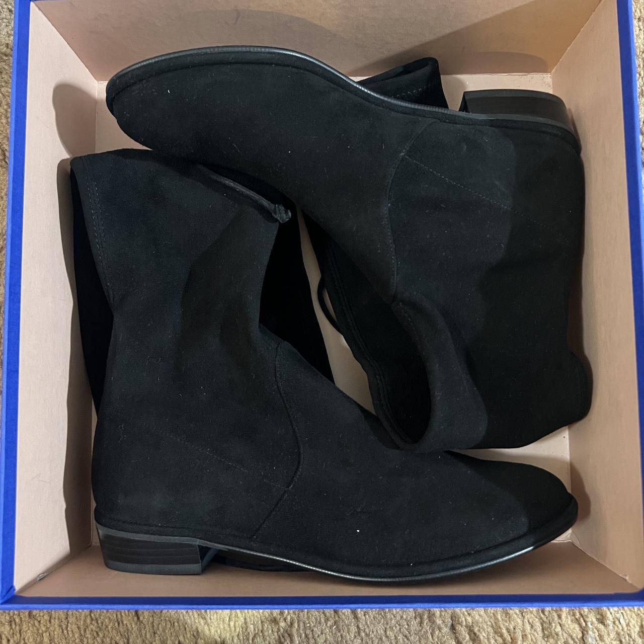 Kneezie stuart outlet weitzman