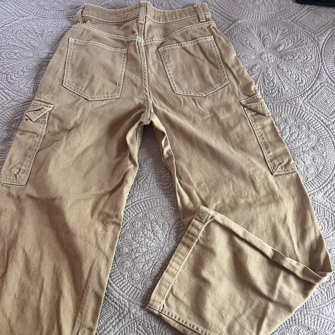 Tan cargo pants Worn only twice Size US 2 NO PAY PAL - Depop