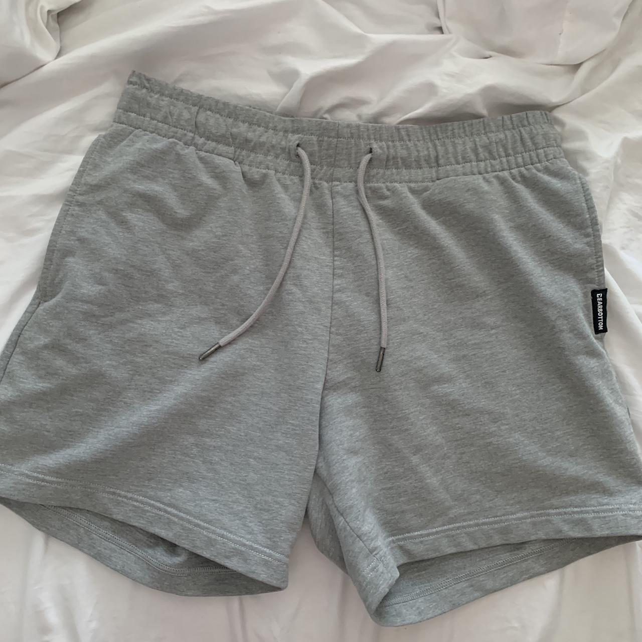 Bear bottom loft short “5.5 size L. Worn roughly 5... - Depop