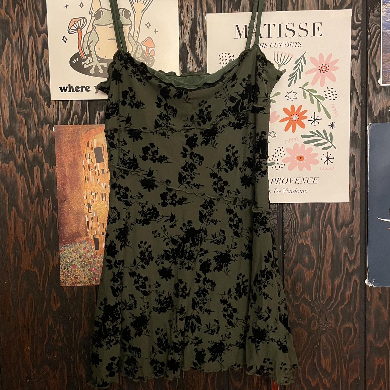 Cider Women's Black and Green Dress Depop