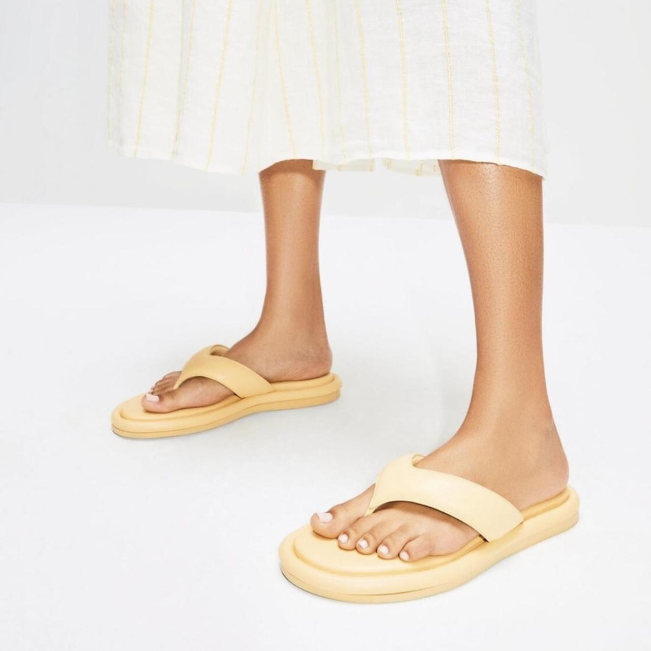 サンダル・ミュール GIA BORGHINI Women Sandals ALVINEUGH3000 Beige Gia Borghini alvine sandals - Beige - Women | ALVINEUGH3000