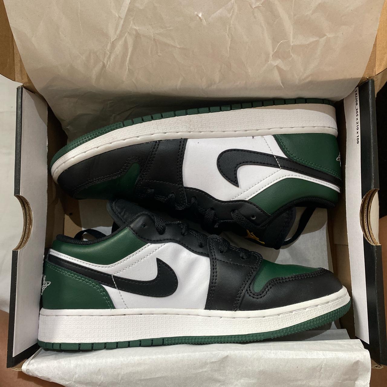 jordan 1 green toe on feet