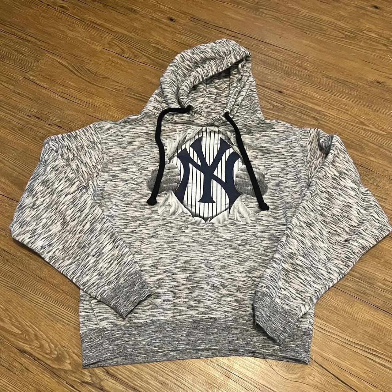 Grey marled New York Yankees graphic hoodie This is Depop