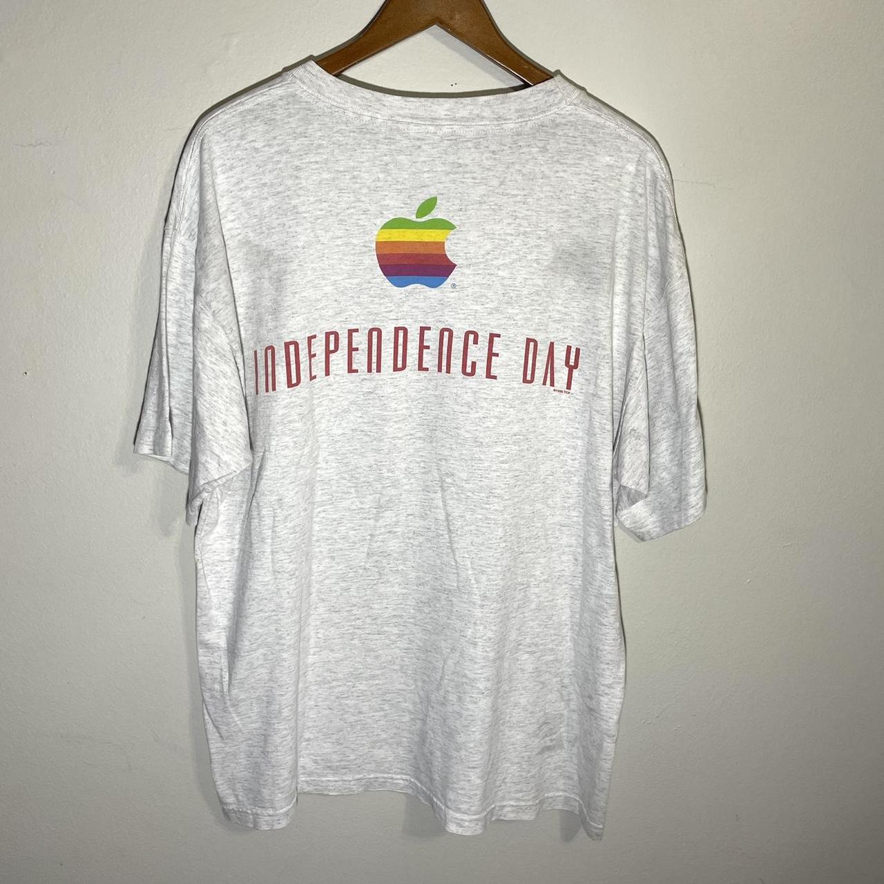 Vintage 1996 Independence Day Movie iD4 Apple, T