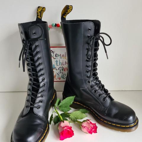 dr martens 14 eye steel toe