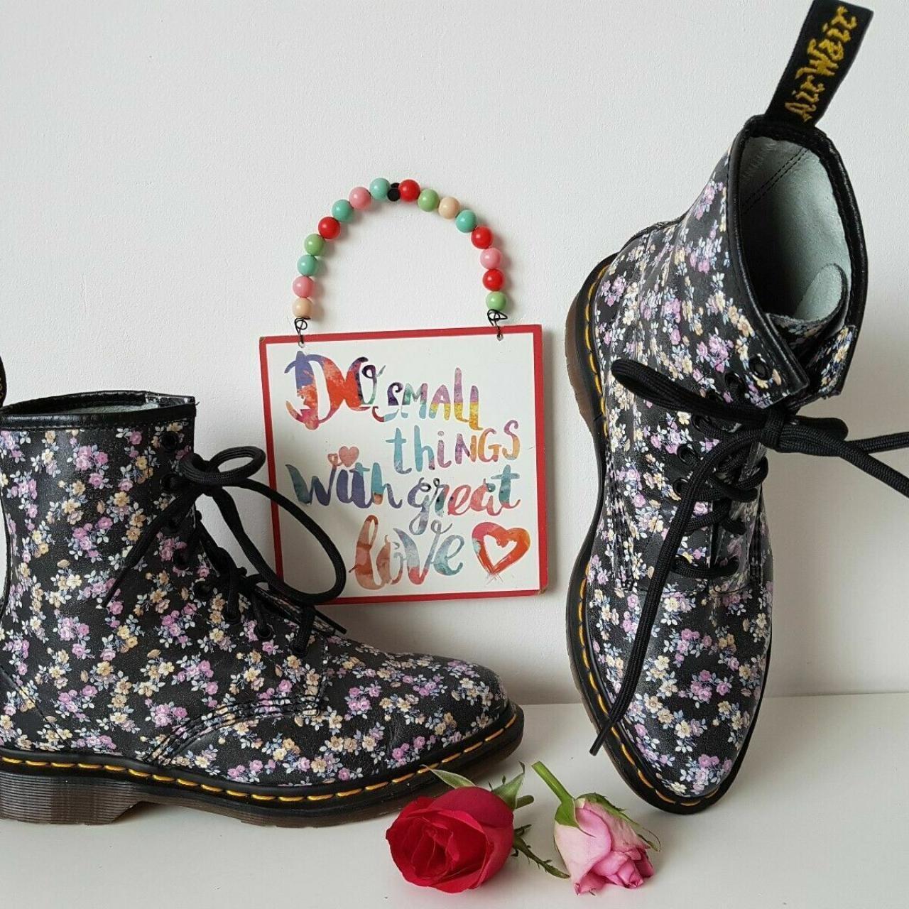 Doc martens 2025 pascal floral