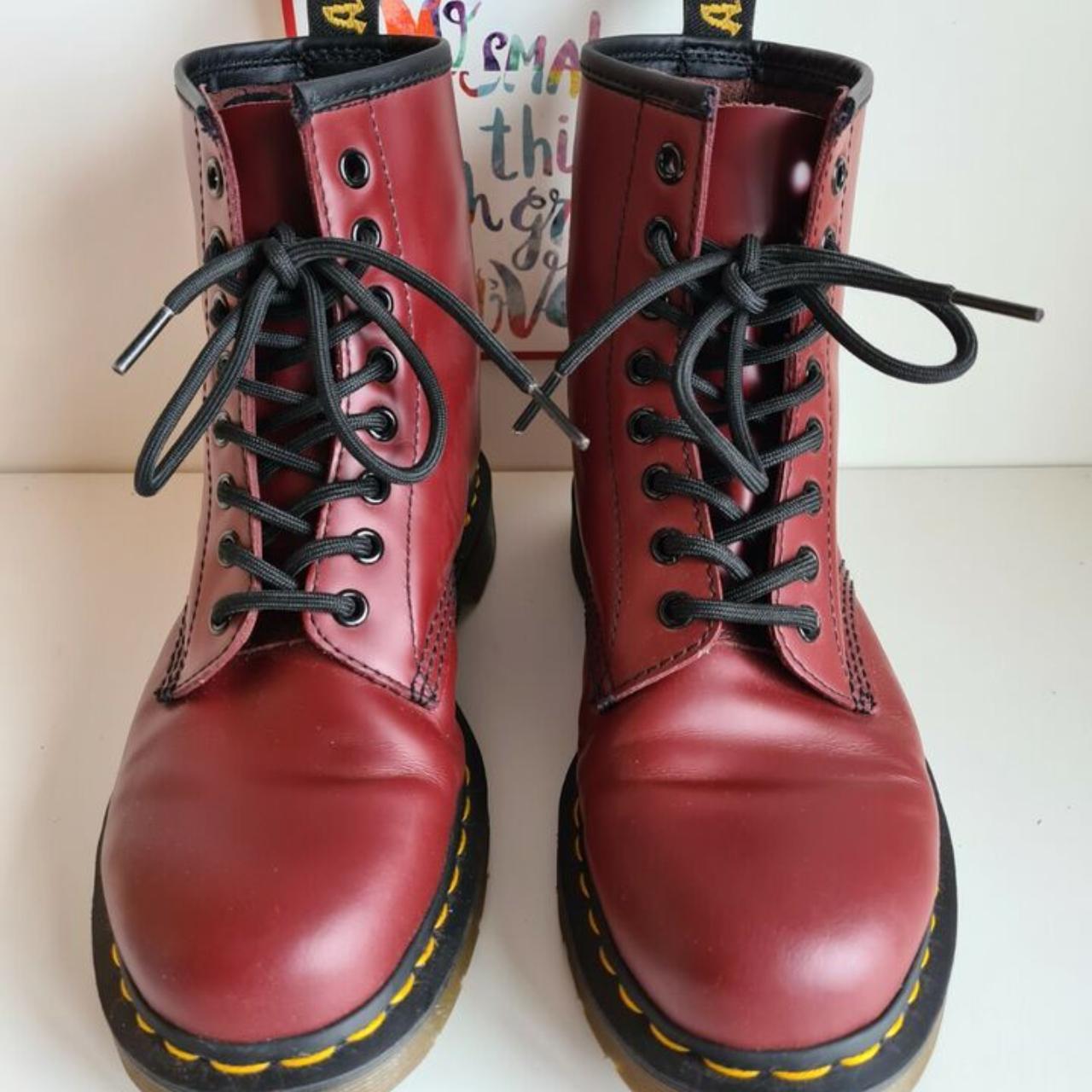 Cherry red 8 2024 hole doc martens