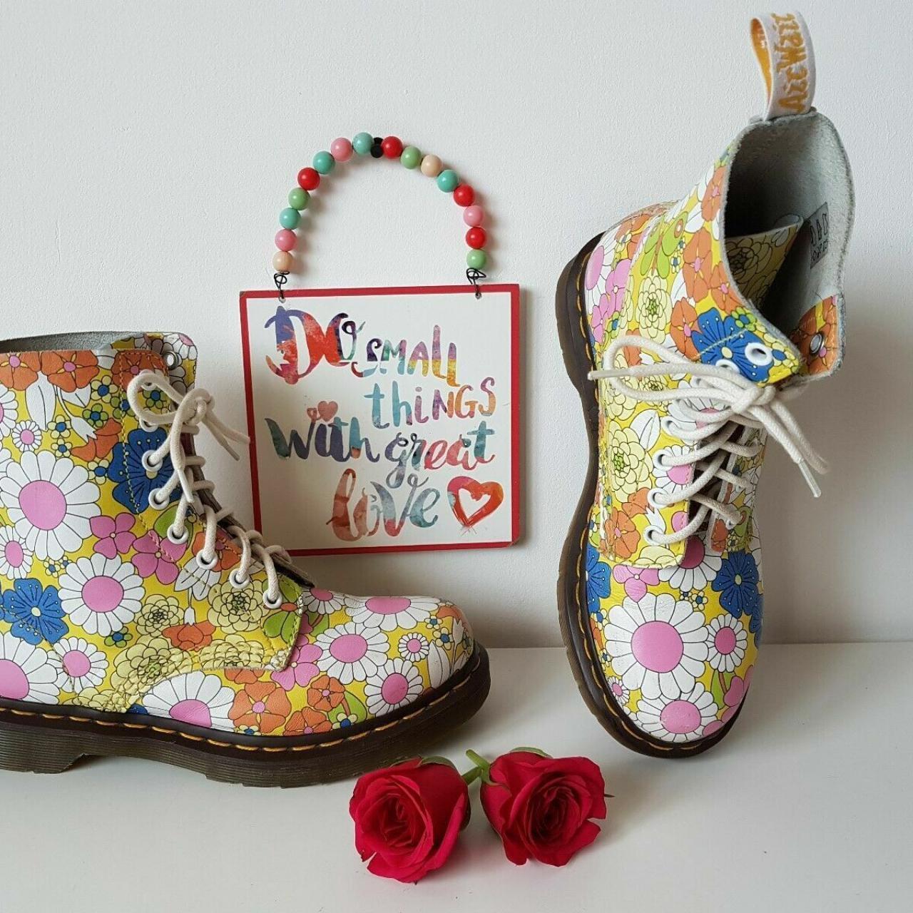 Dr martens shop pascal daisy