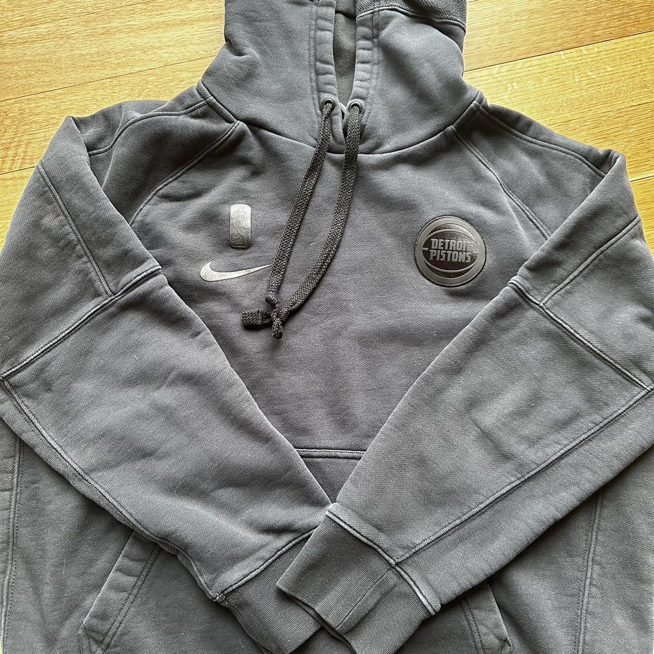 pistons hoodie nike