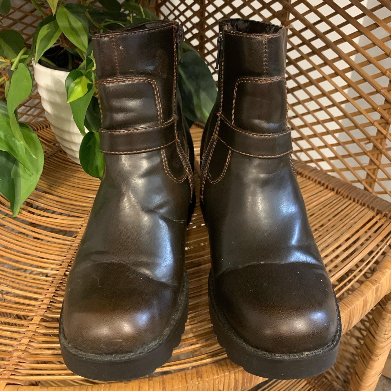 90s/Y2K chunky platform mudd boots in good shape... - Depop