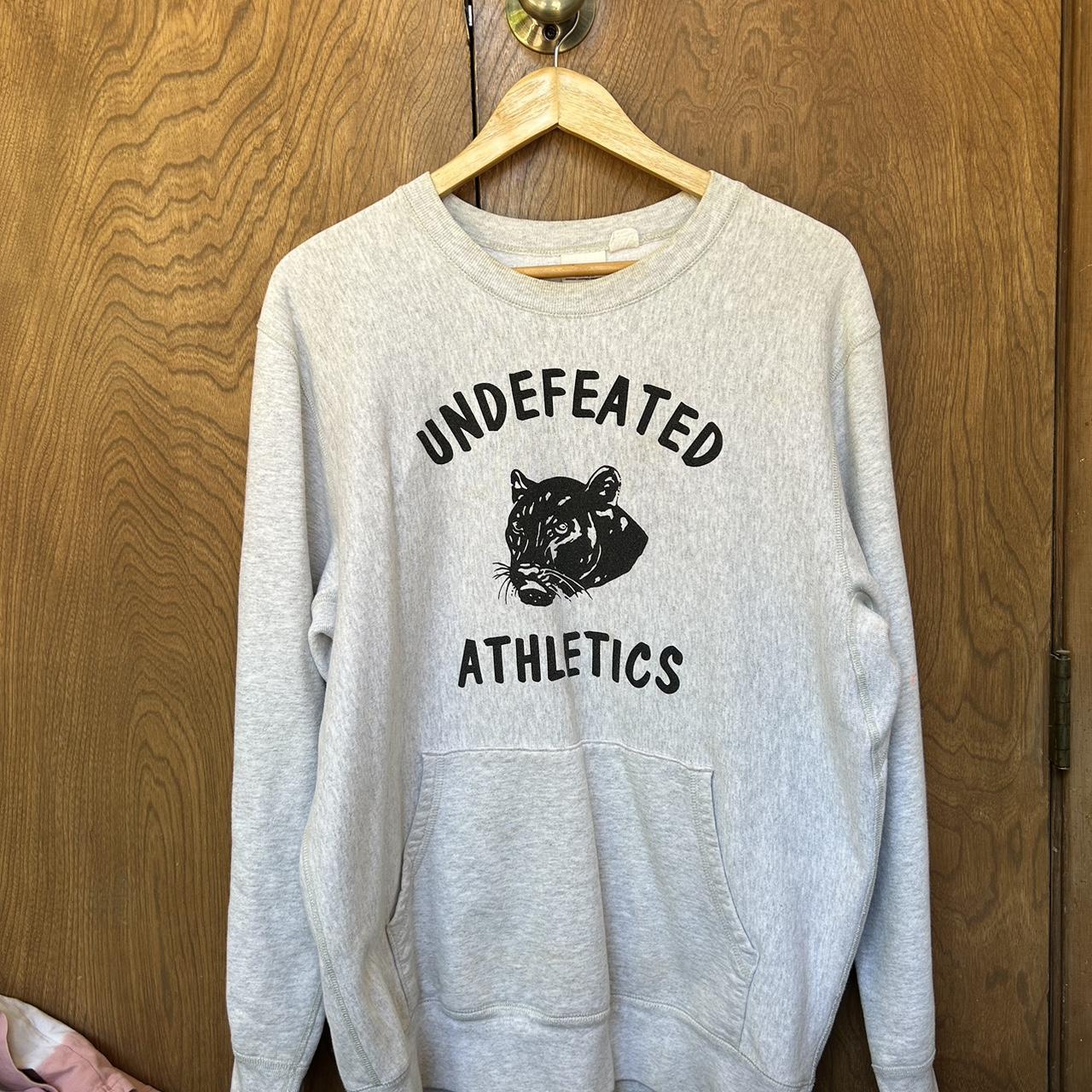 Grey UNDEFEATED sweatshirt. Excellent condition