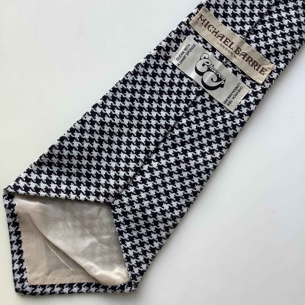 dogtooth tie