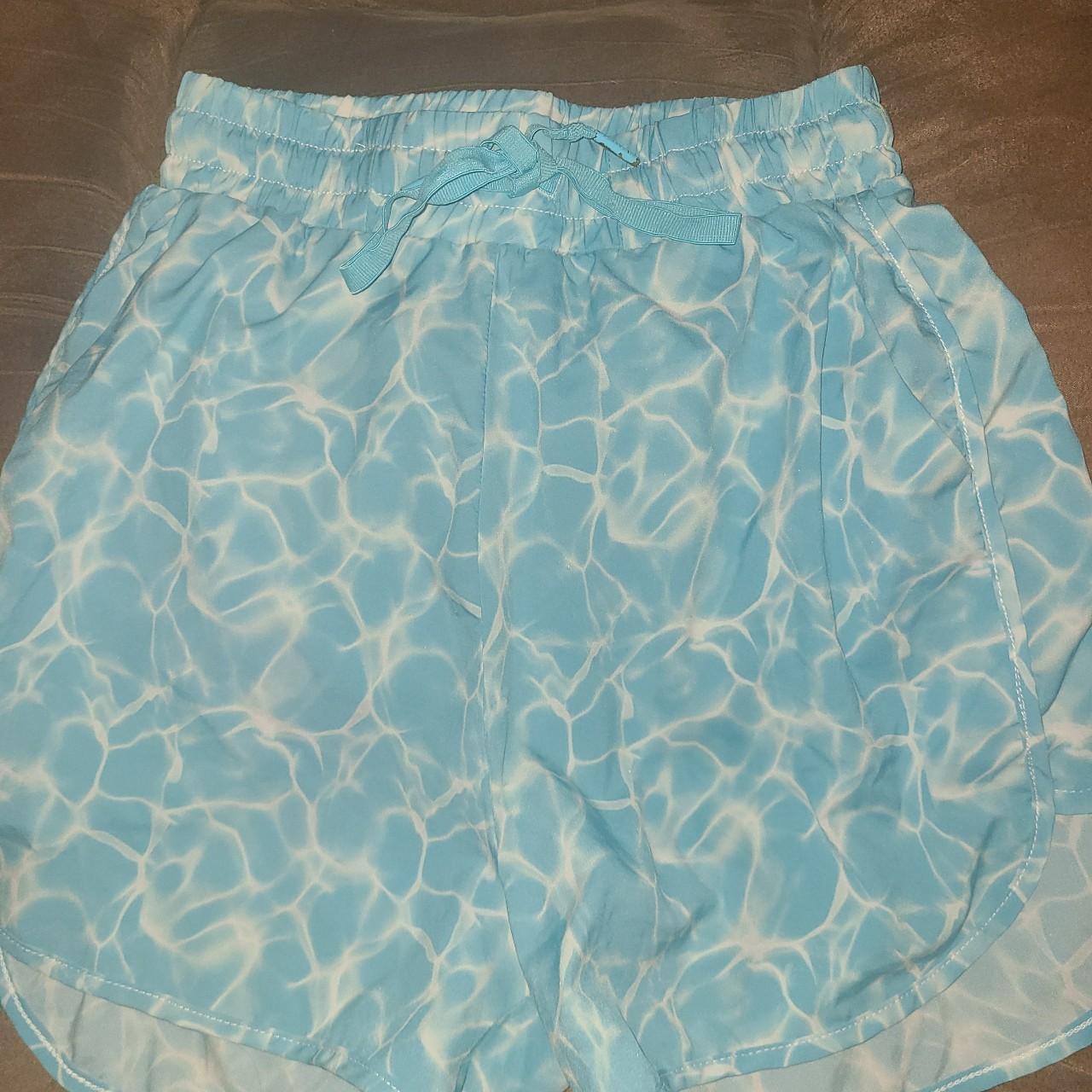 Buffbunny shorts size XS water style pattern has - Depop