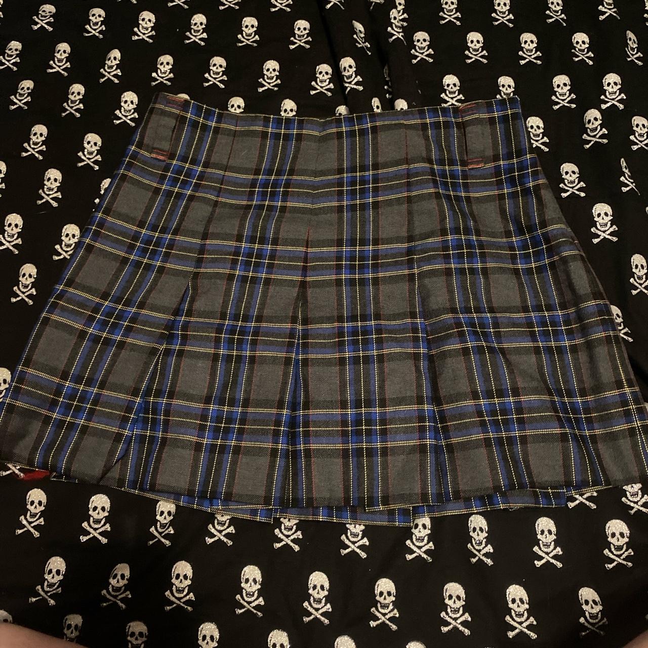 Casual Corner Women's Green and Blue Skirt Depop