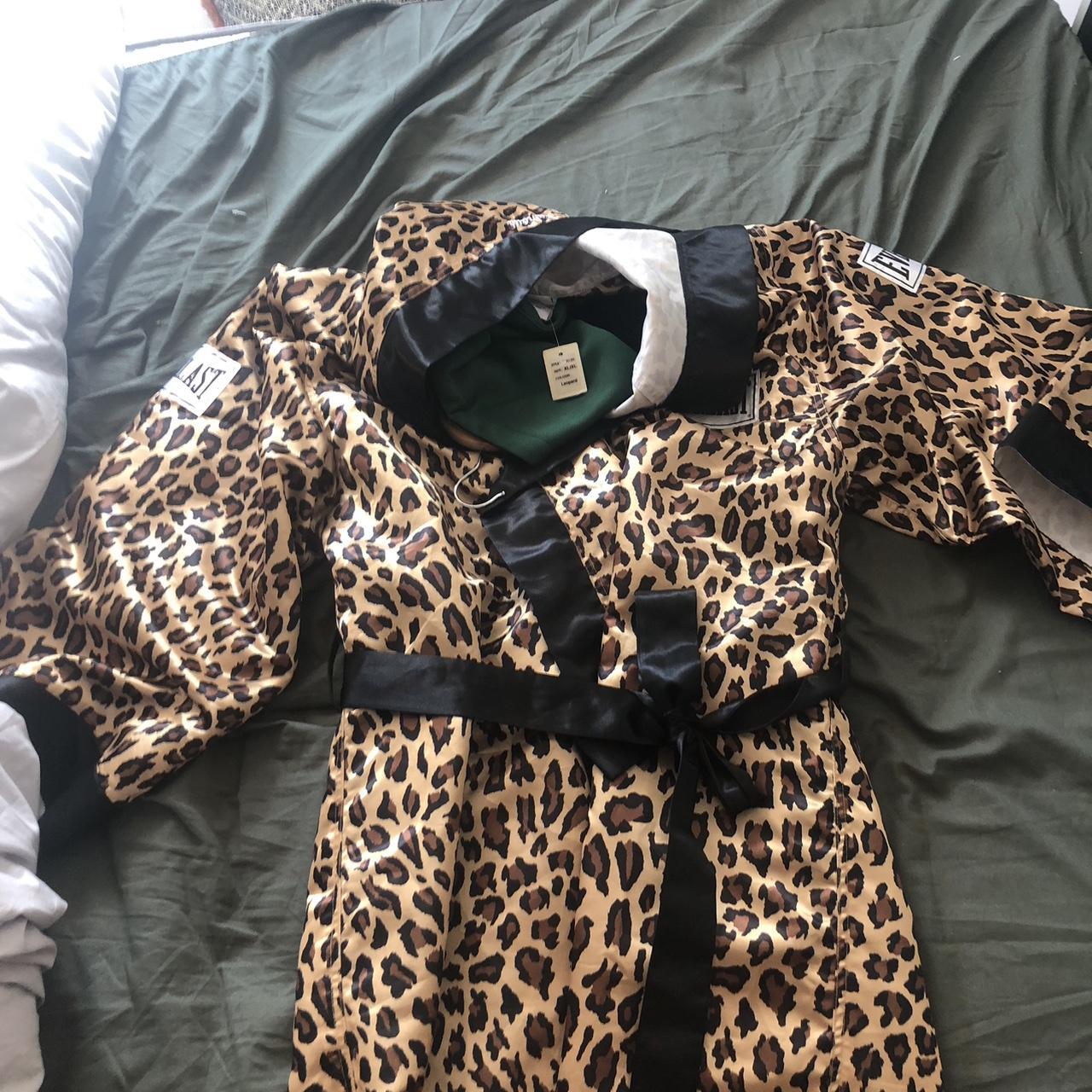 Supreme X Everlast boxing robe XL , Completely DS , DM...