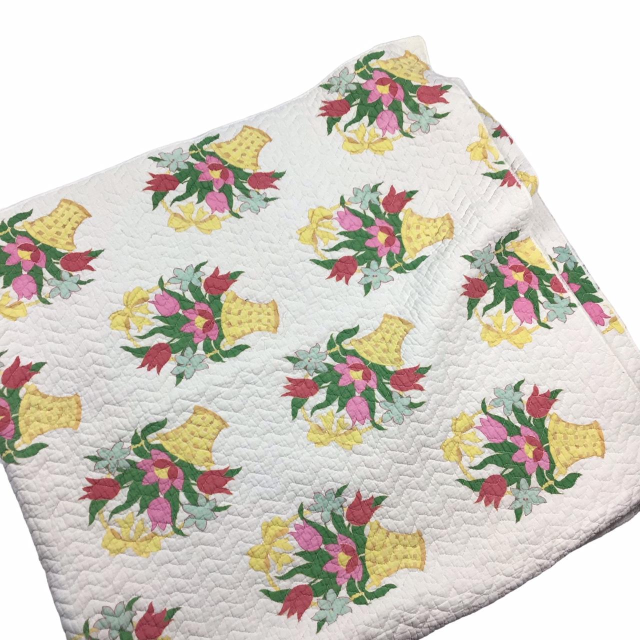 Vintage floral reversible quilted blanket. 70 x 78.... - Depop