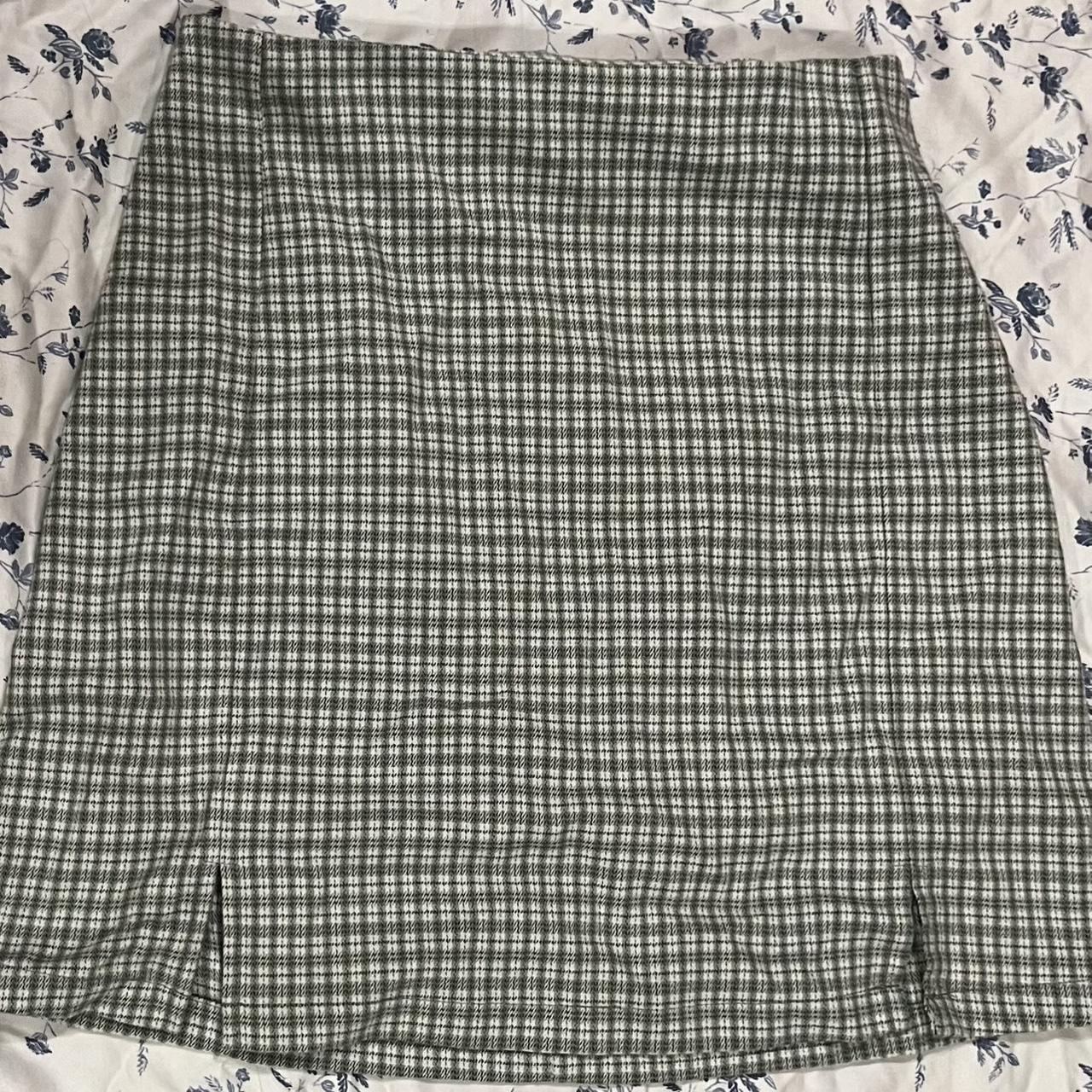 brandy melville green gingham cara skirt 🌸 cute... Depop