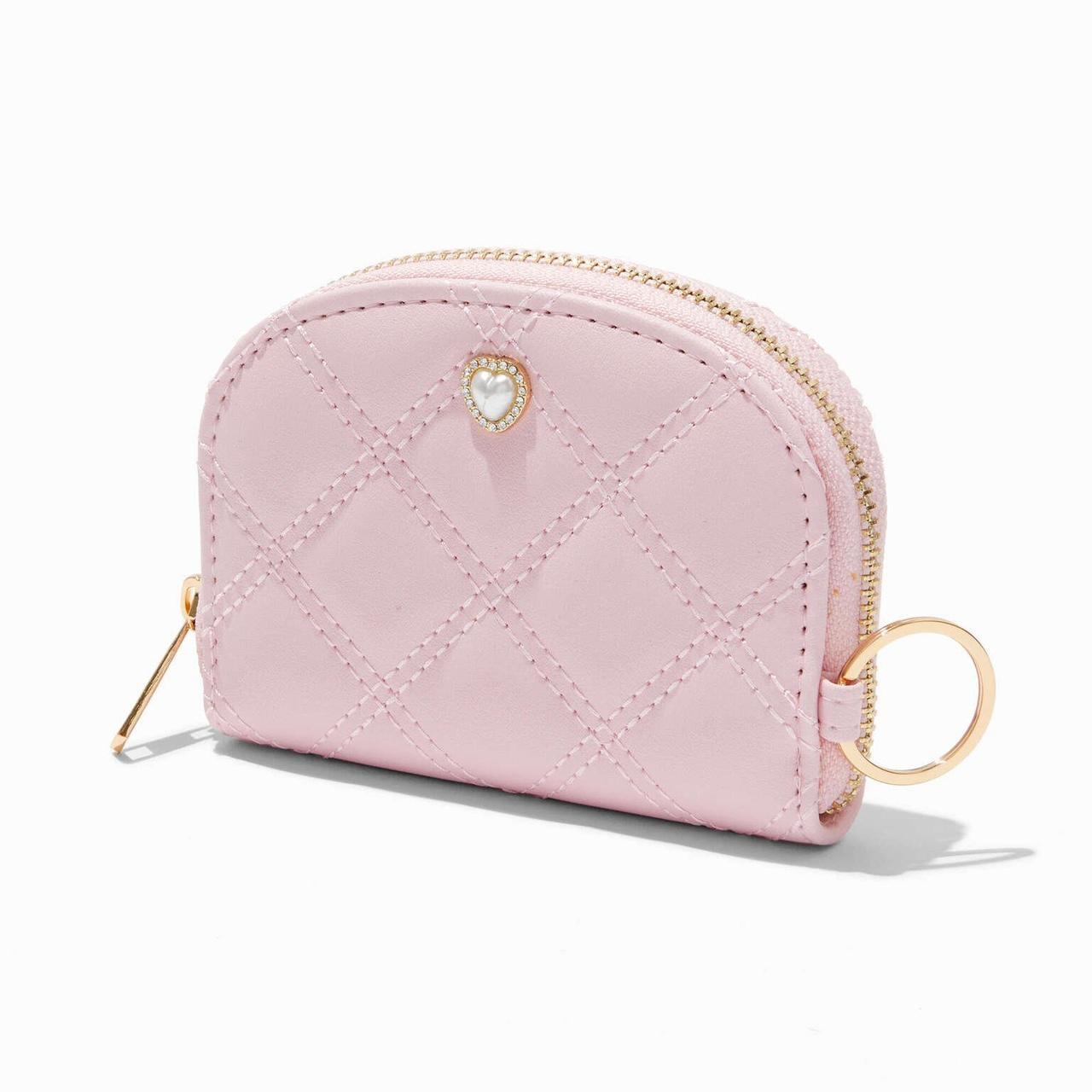 item listed by kaylaeio