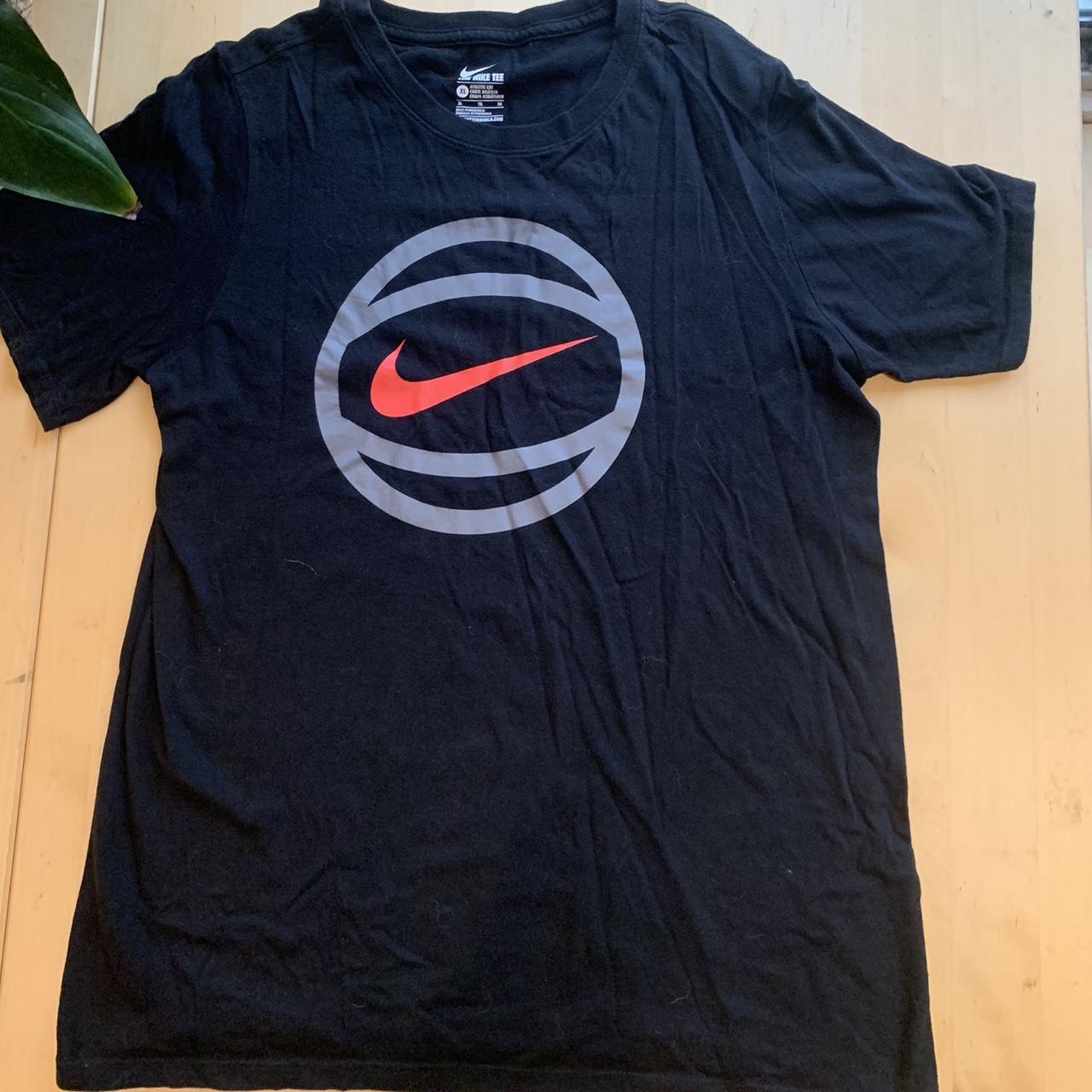 Nike Men's Black and Grey T-shirt | Depop