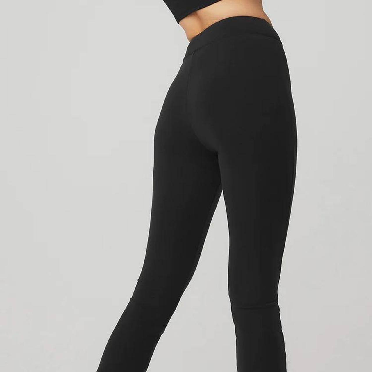 Alo Women's Black Leggings Depop