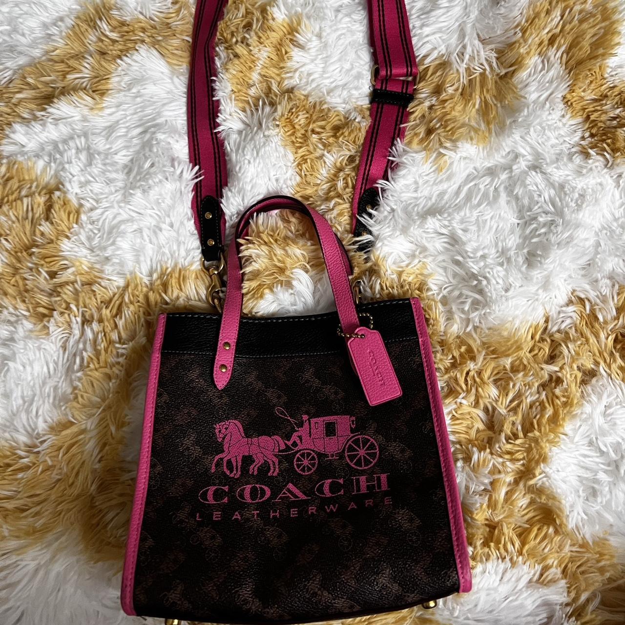 Buy Coach Field Tote Bag 22 with Horse & Carriage Print