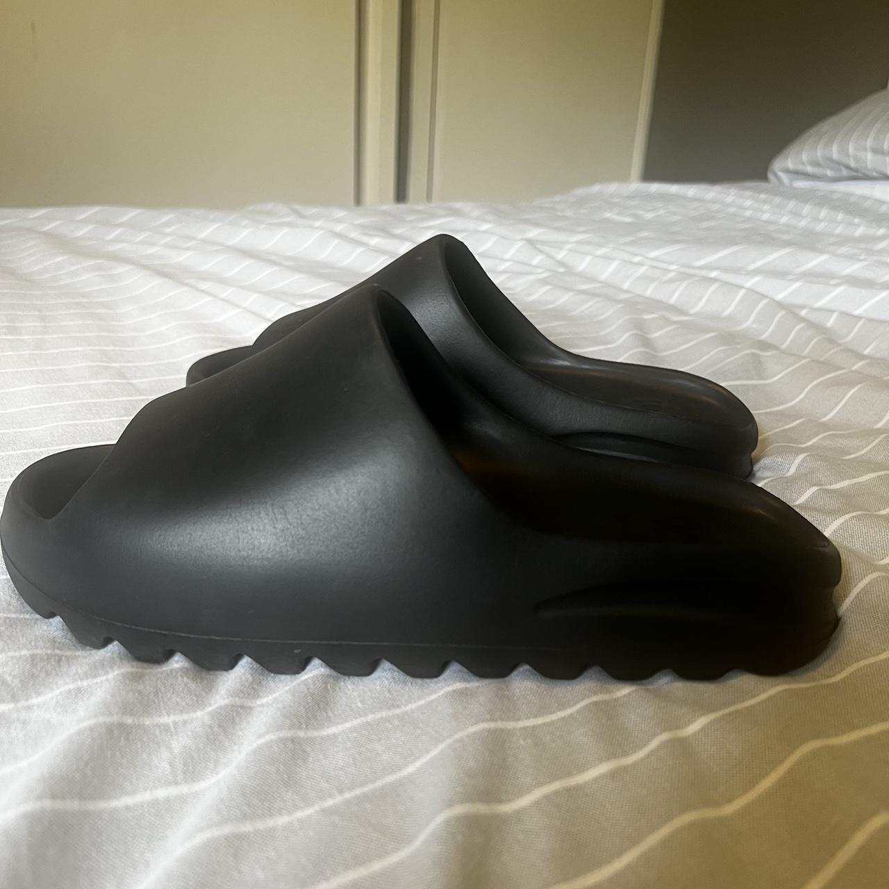 yeezy onyx retail