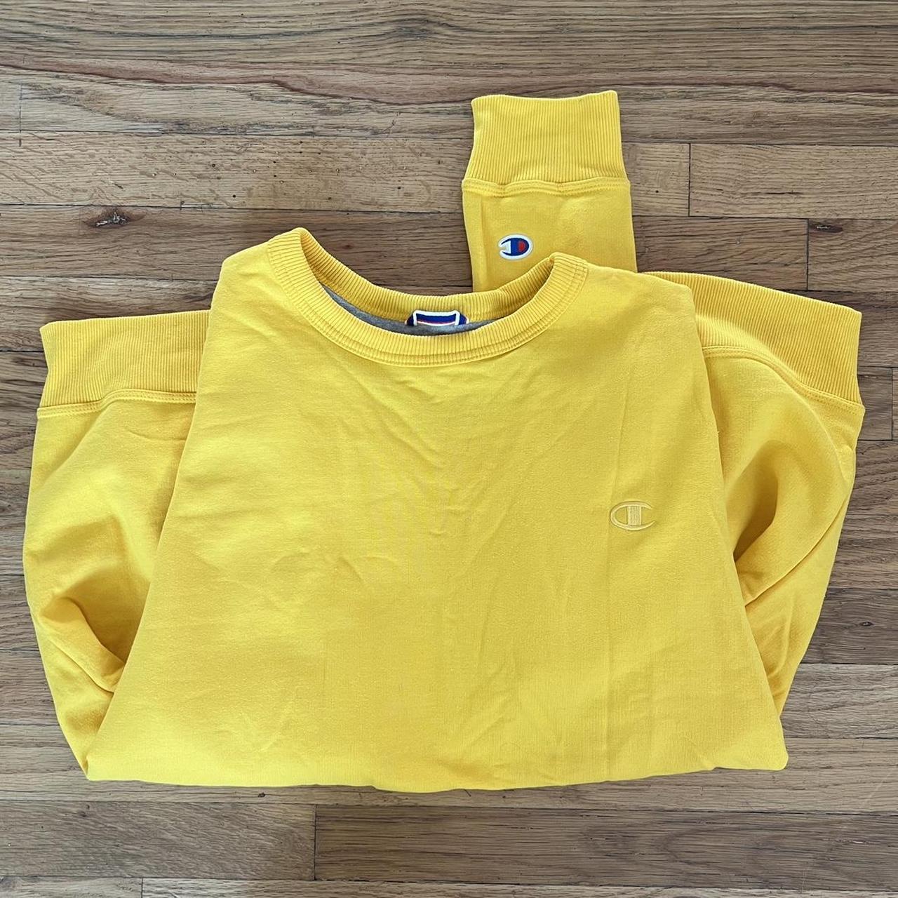 Baggy hot sale yellow sweatshirt