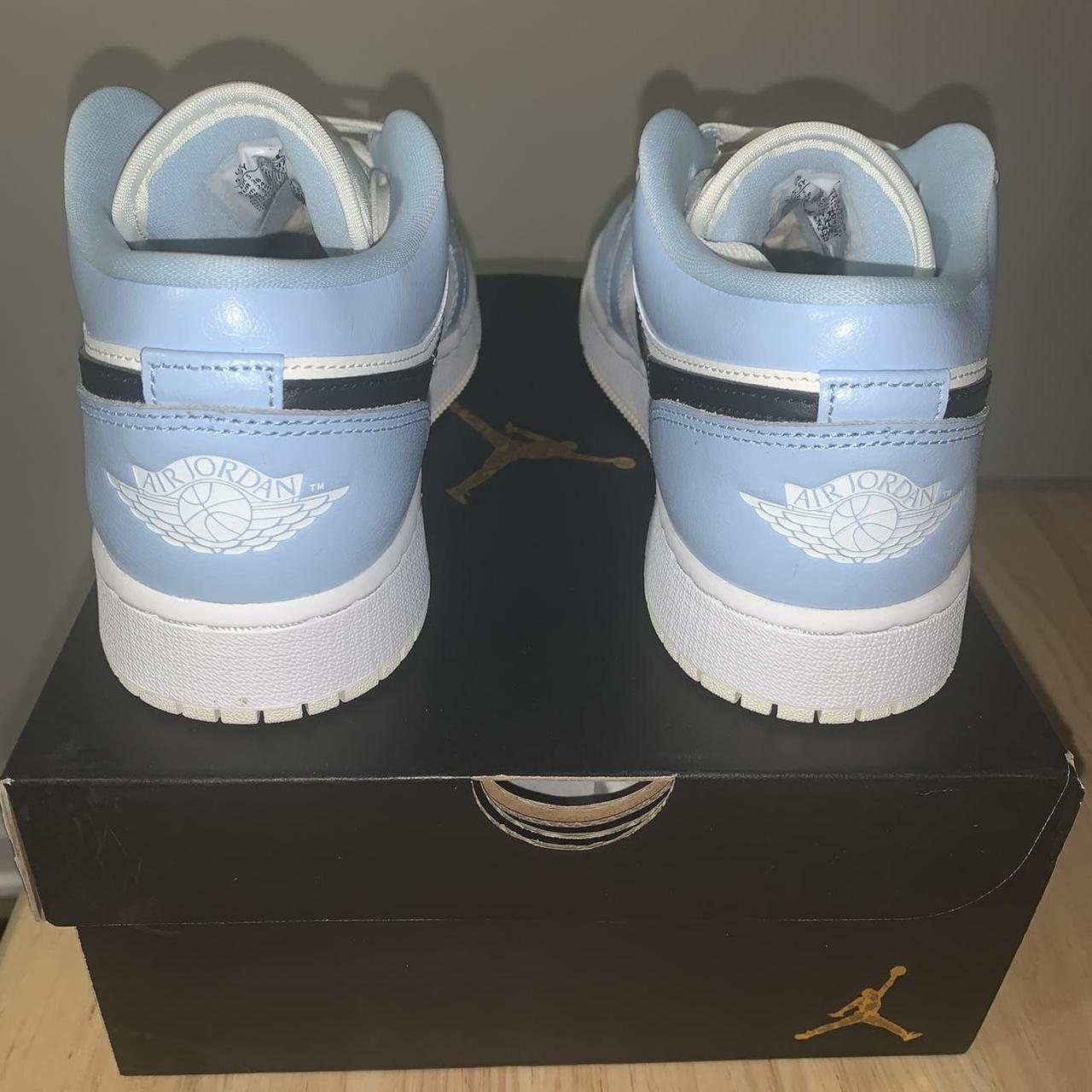 jordan low ice