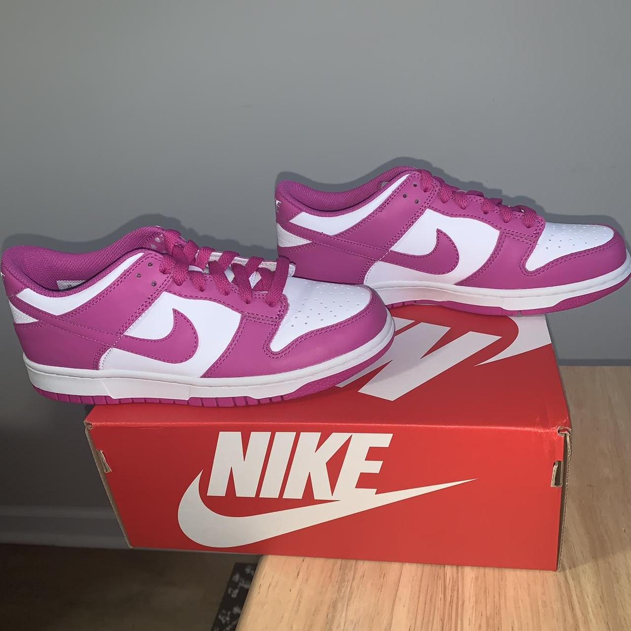 dusky pink nike trainers