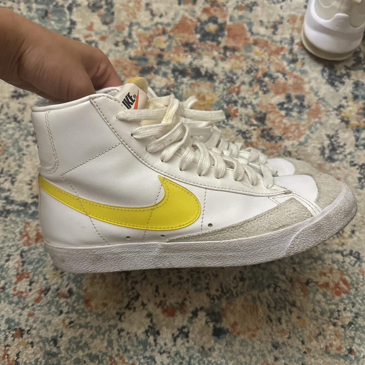 Nike blazer trainers in white and yellow hotsell